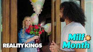 REALITY KINGS - Jenna Starr In Sexy Lingerie Lets Lucky James Get A Taste Of Her Juicy Pussy