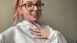 Camgirl Leaves the House | HARPERMADI